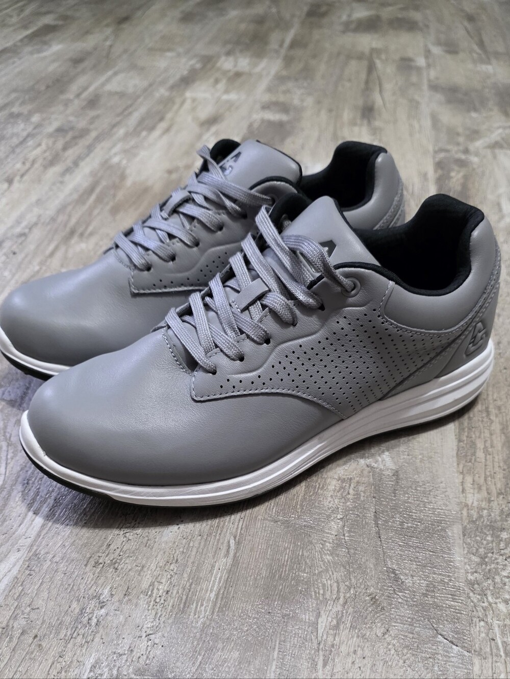 Travis Mathew Cuater Men's Size 8.5 Gray Moneymaker Spikeless Golf Shoes